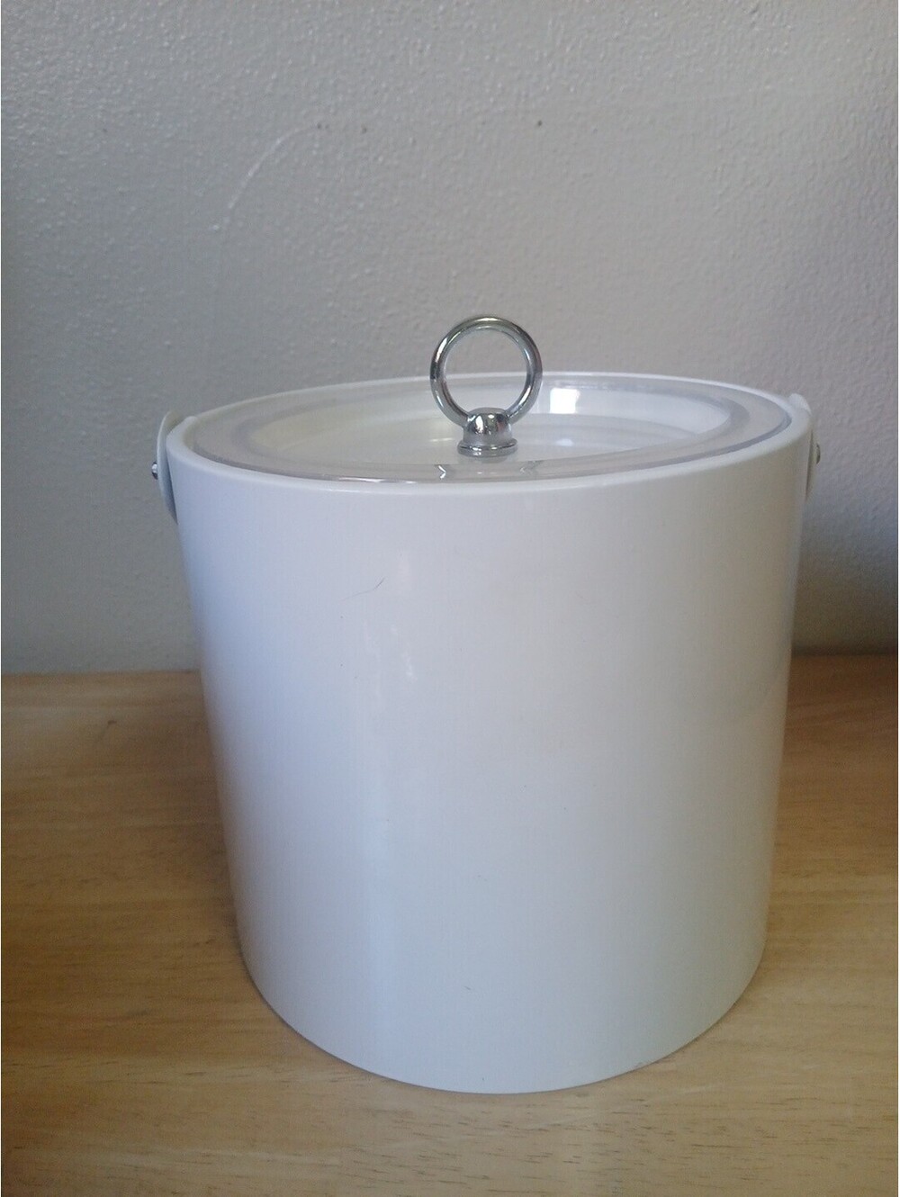 Vintage GEORGES BRIARD White Vinyl Ice Bucket Lucite Cube Knob on Lid Any Decor!